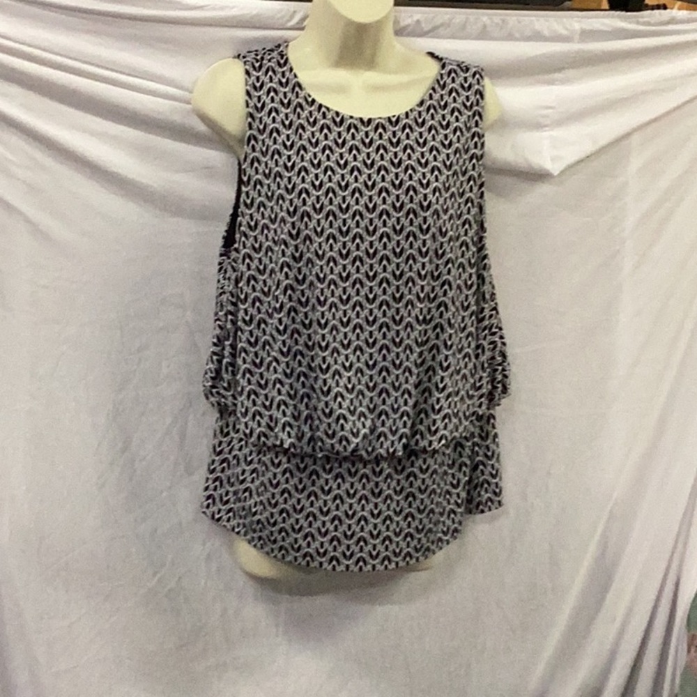 Lane Bryant Black And White Sleeveless Top.
